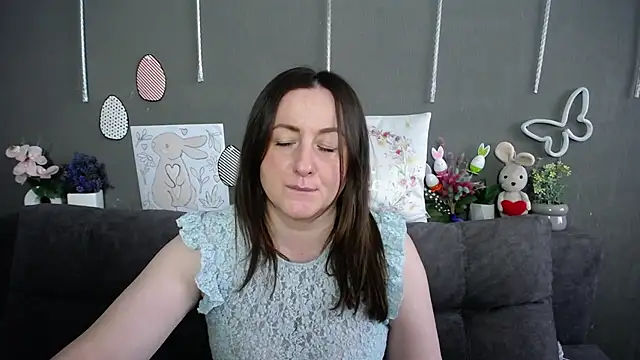 Abby Taylorr online show from April 5, 6:23 am