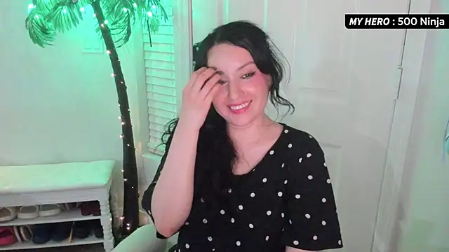 Snapshot of Vesaaa chatting on October 18, 3:53 am Vesaaa online show from October 18, 3:53 am