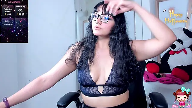 Snapshot of lucyycy chatting on October 11, 1:10 am lucyycy online show from October 11, 1:10 am