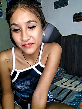 Little Naughty Nicole online show from April 16, 5:30 am