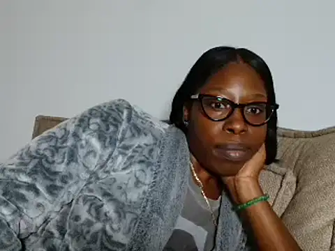 MadamIndigo online show from November 19, 4:01 am