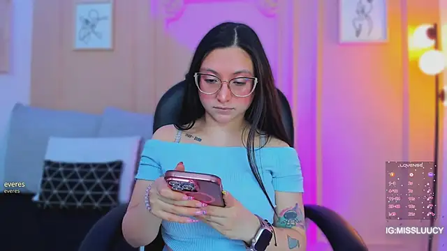 lucy neil online show from March 17, 2:37 am