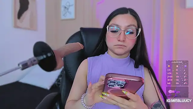 lucy neil online show from March 21, 8:19 am