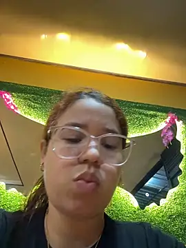 Snapshot of Lucyklein2022 chatting on October 26, 12:50 am Lucyklein2022 online show from October 26, 12:50 am