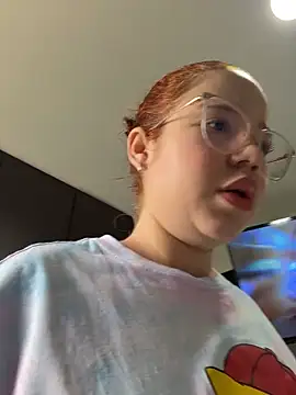 Snapshot of Lucyklein2022 chatting on March 13, 2:29 pm Lucyklein2022 online show from March 13, 2:29 pm