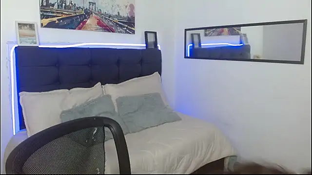 vaness weet online show from December 3, 9:17 pm