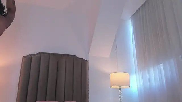 Emma Torres   online show from April 14, 12:49 pm