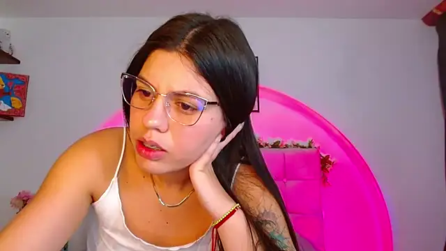Layla Rachel online show from November 1, 2:59 am