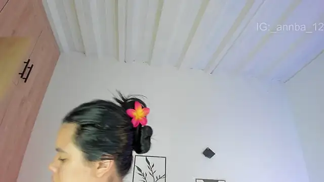 annie barozzi online show from April 9, 12:10 pm