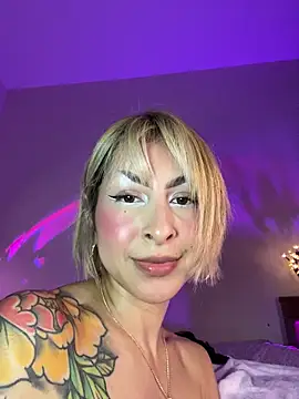 Cinamoonn online show from November 25, 10:32 pm