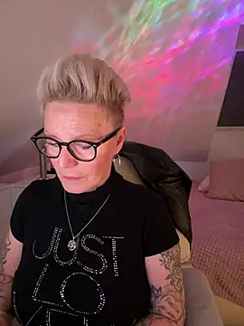 German Milf online show from January 19, 2:02 pm