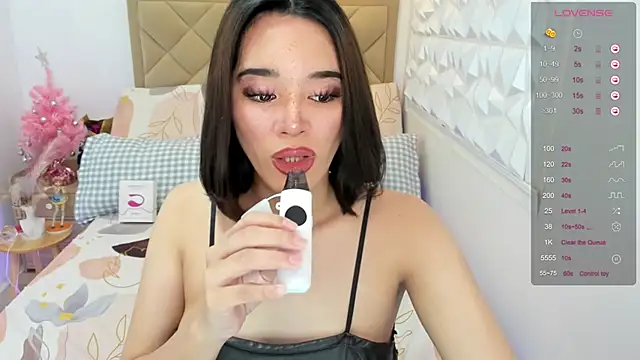 TsHeartXxx online show from December 18, 6:51 am