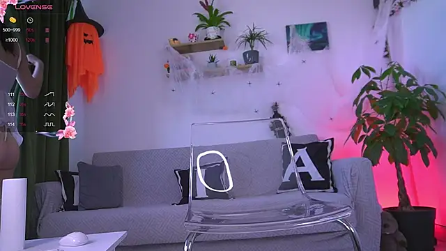 lildiaa online show from November 3, 9:13 am