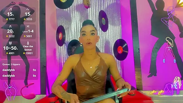 nickyminach  online show from November 15, 7:26 pm