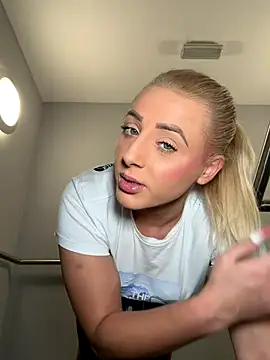 Strongqueen online show from October 10, 9:20 pm