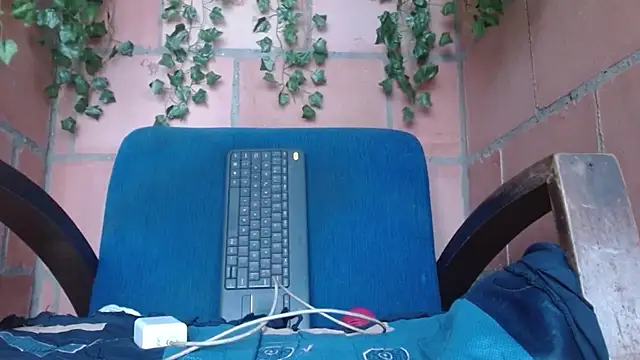 belindathompson online show from November 21, 8:11 pm