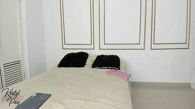 kristyl paez online show from November 14, 7:36 pm