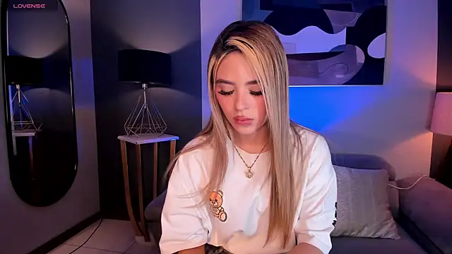 JuanitaClay online show from September 12, 12:45 pm