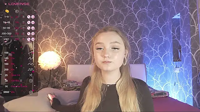 MiaMiaMeow online show from March 14, 3:13 pm