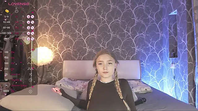 MiaMiaMeow online show from November 13, 6:07 pm