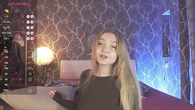 MiaMiaMeow online show from March 8, 4:11 pm