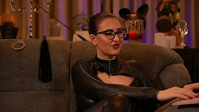 kelly kent online show from October 17, 10:35 pm