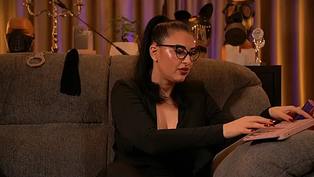 kelly kent online show from October 6, 12:05 am