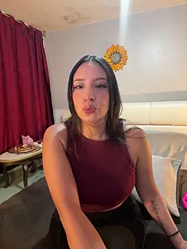 Freyja soh online show from April 10, 9:32 pm