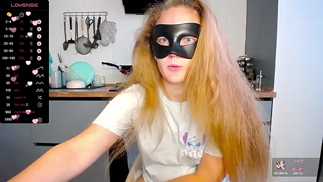 BubbbleGumm online show from October 28, 1:50 pm