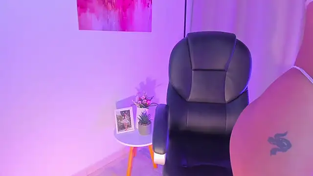 MariamRivera  online show from February 27, 2:11 am