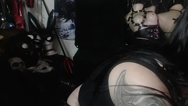 Snapshot of Astartexxx chatting on October 4, 3:23 am Astartexxx online show from October 4, 3:23 am