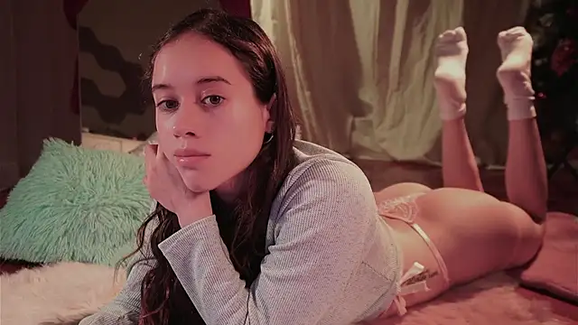  Avriles  online show from December 17, 12:49 am