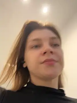 ValenciaShock online show from April 5, 7:40 am