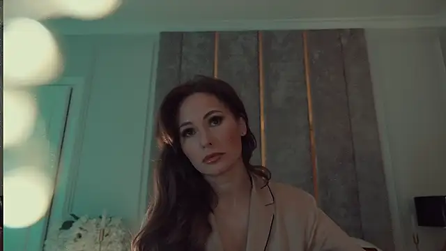 MilaDYstarlight online show from December 2, 5:59 pm