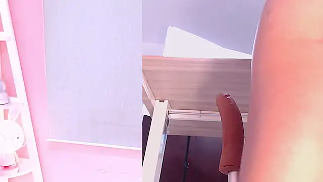 Sweet Susie  online show from April 4, 8:40 pm