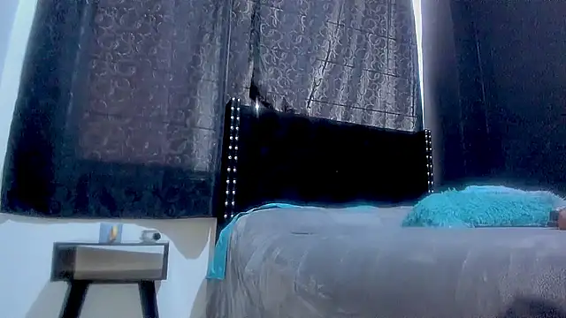 amareto queen online show from October 4, 7:40 pm