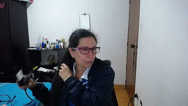 latin49 online show from October 24, 4:19 am