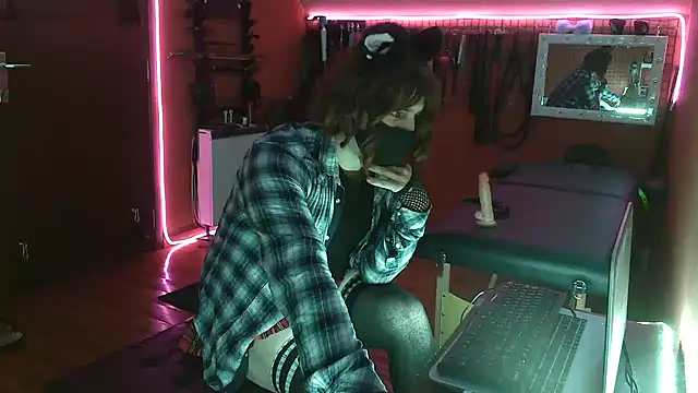 Ginny-the-bdsm-nympho online show from March 29, 5:01 pm