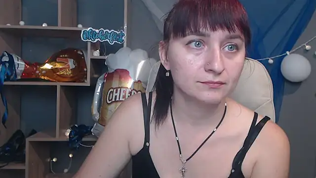 NinaFlawlees online show from October 8, 11:58 am