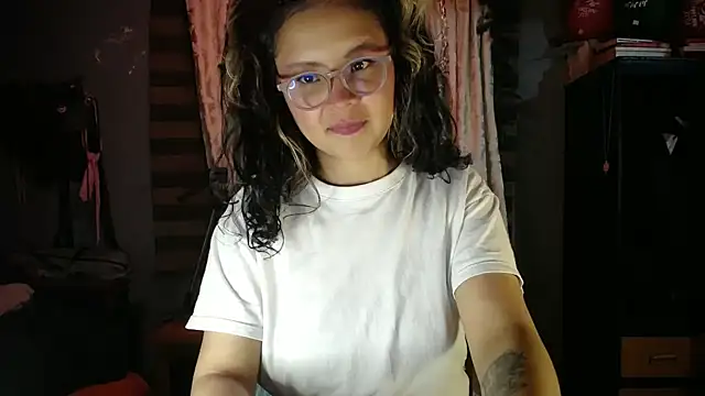 Hathorlove online show from December 18, 11:31 pm