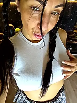 LeticiaWoods online show from March 13, 8:26 am