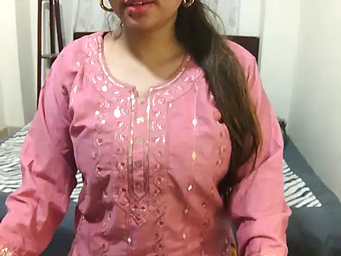 cutebengaligirl online show from March 17, 10:58 pm