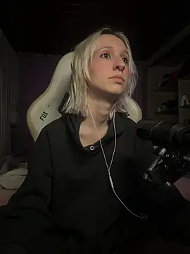 bunnydark00 online show from May 30, 2:42 am