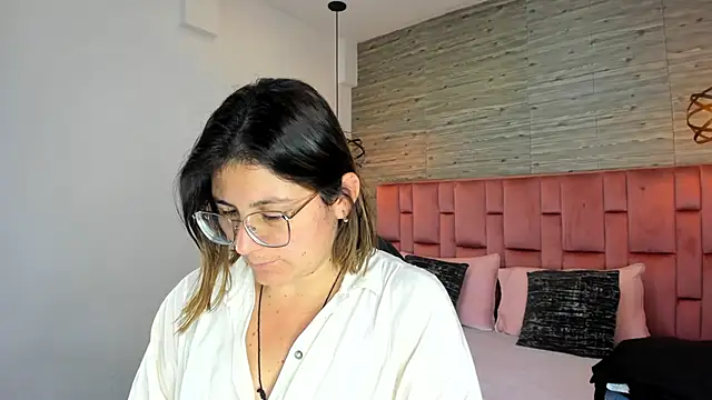 SarahDeyvis online show from September 17, 4:05 pm