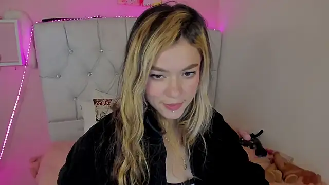 18candys online show from March 5, 11:22 pm