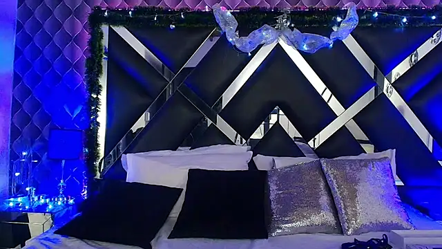 victoriaa lee  online show from December 19, 10:57 pm