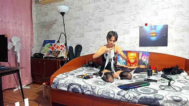 KagamiTayga online show from December 18, 3:44 am