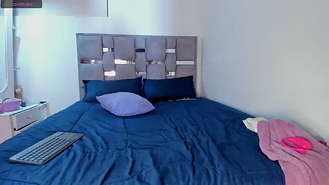 iriss 25 online show from October 4, 1:28 pm