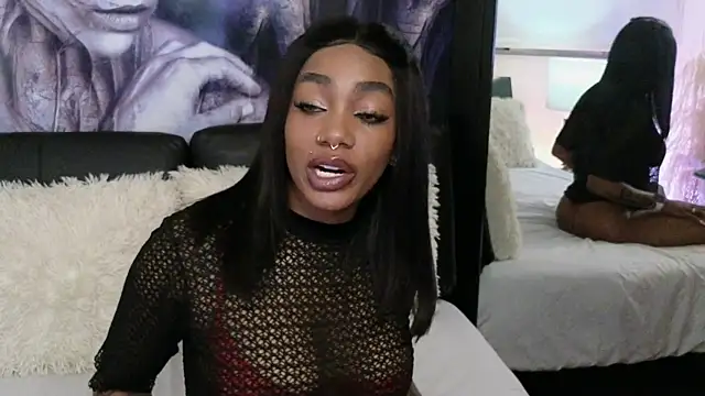 Snapshot of emely_brandon chatting on September 18, 4:11 am emely brandon online show from September 18, 4:11 am
