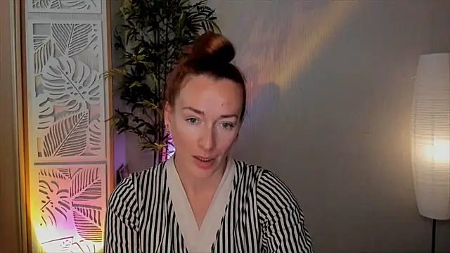 RebeccaMartinez online show from June 3, 9:32 am